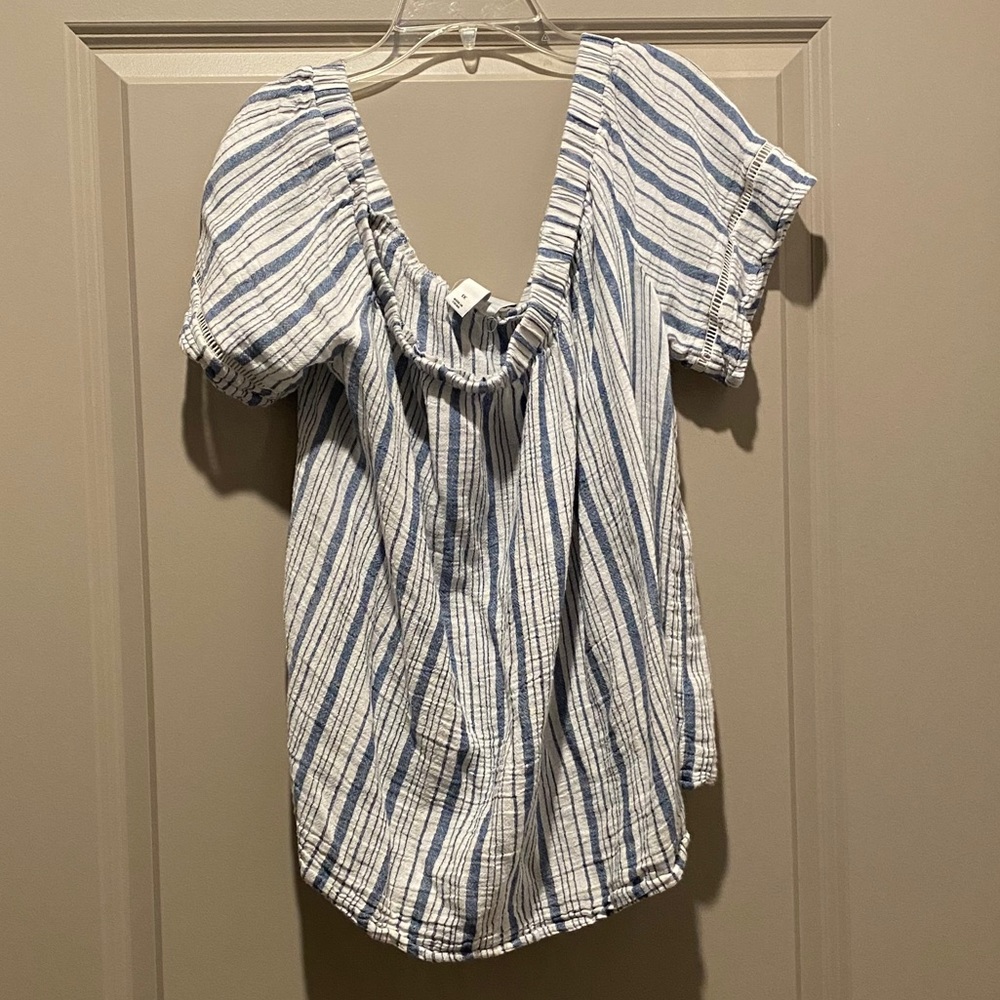 Off the shoulder flowy shirt